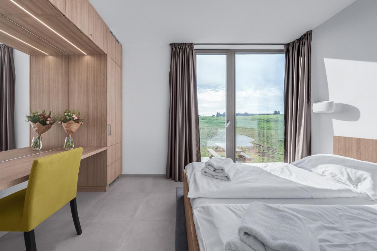 Apartmany Hradecek Mlade Buky Exterior photo